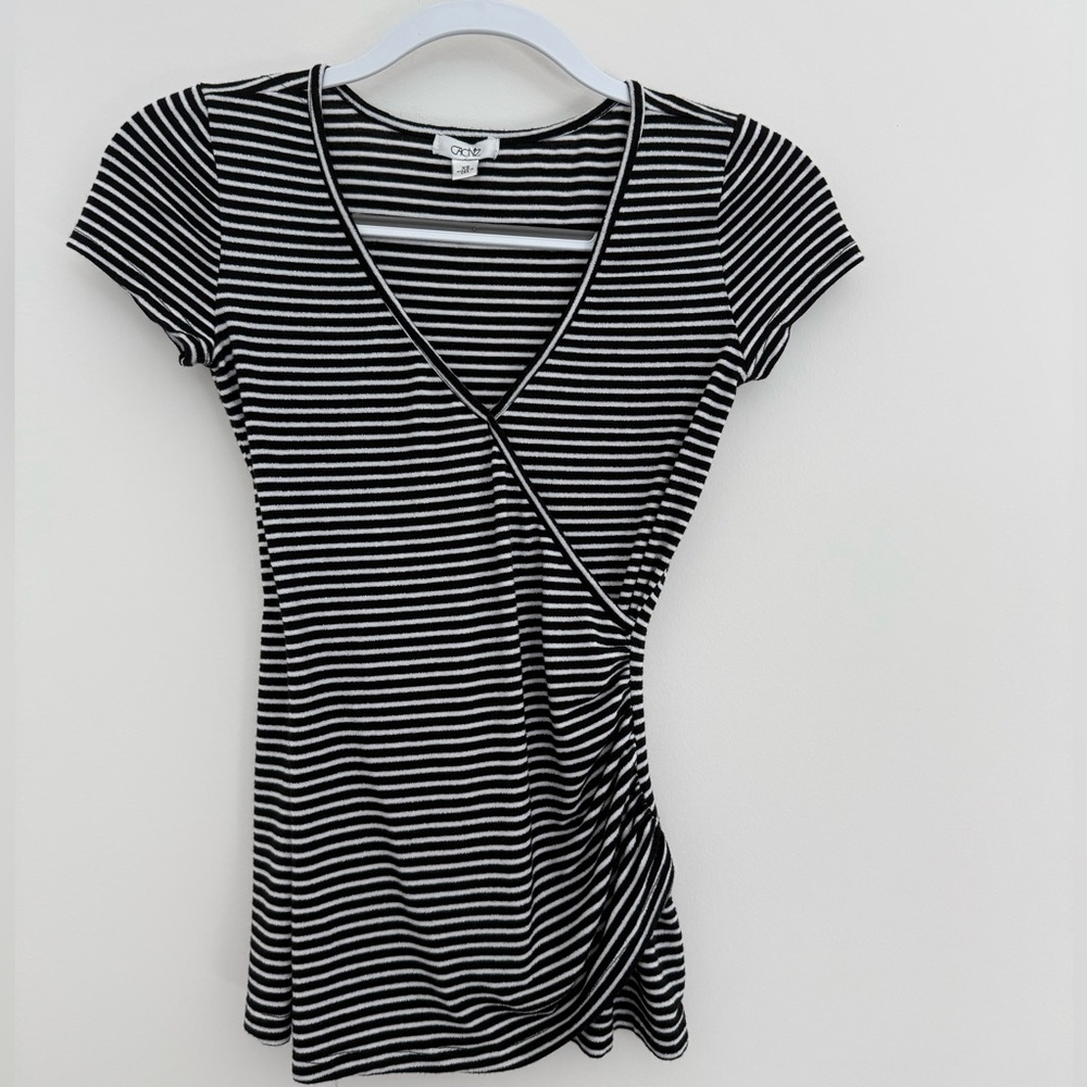 Cache Women's Metallic Striped Print
Faux Wrap Top Short Sleeve Sz XS
Stretchy